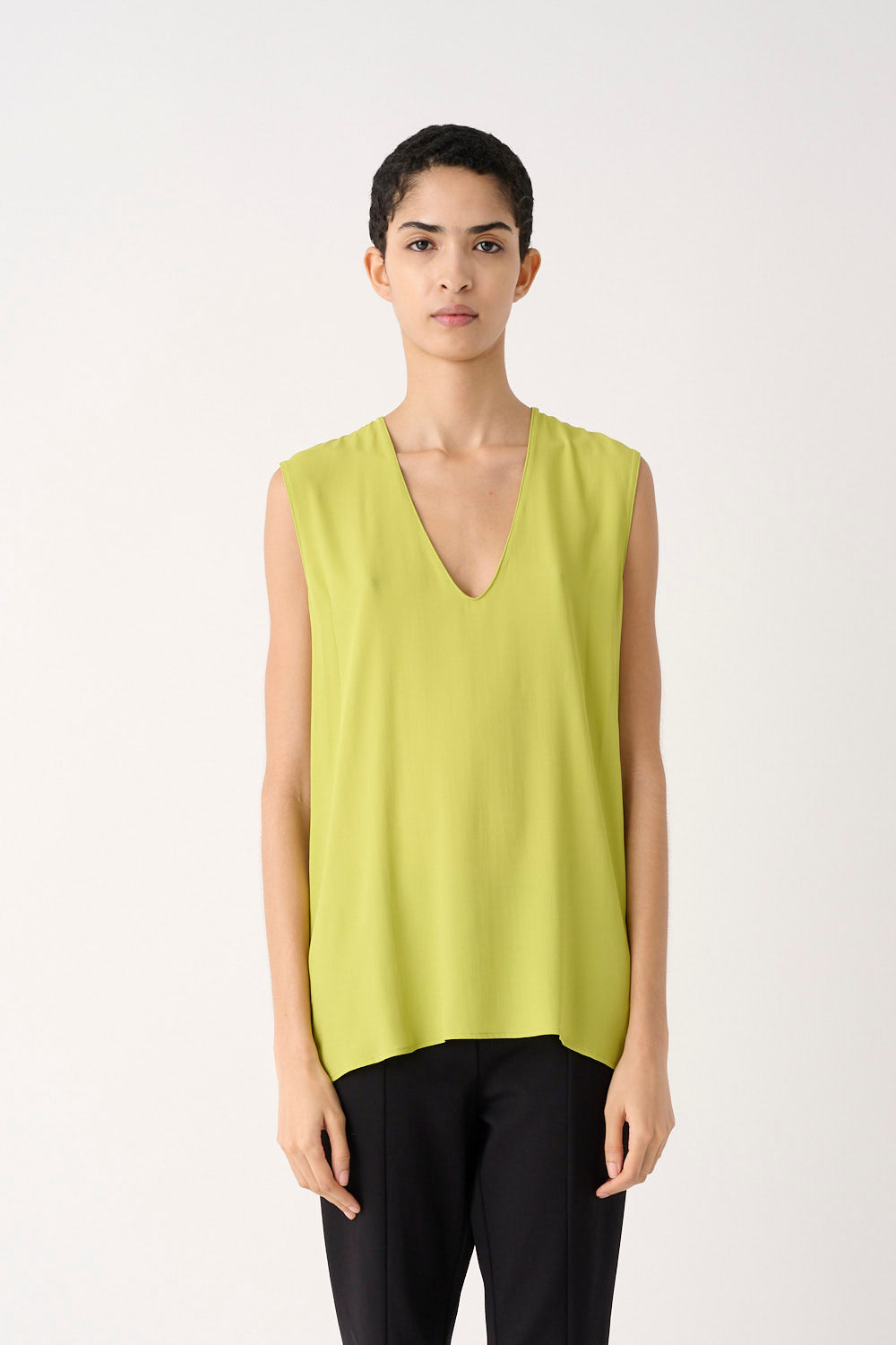 BLUSA SCOLLO A V IN CREPE DE CHINE MISTO SETA
