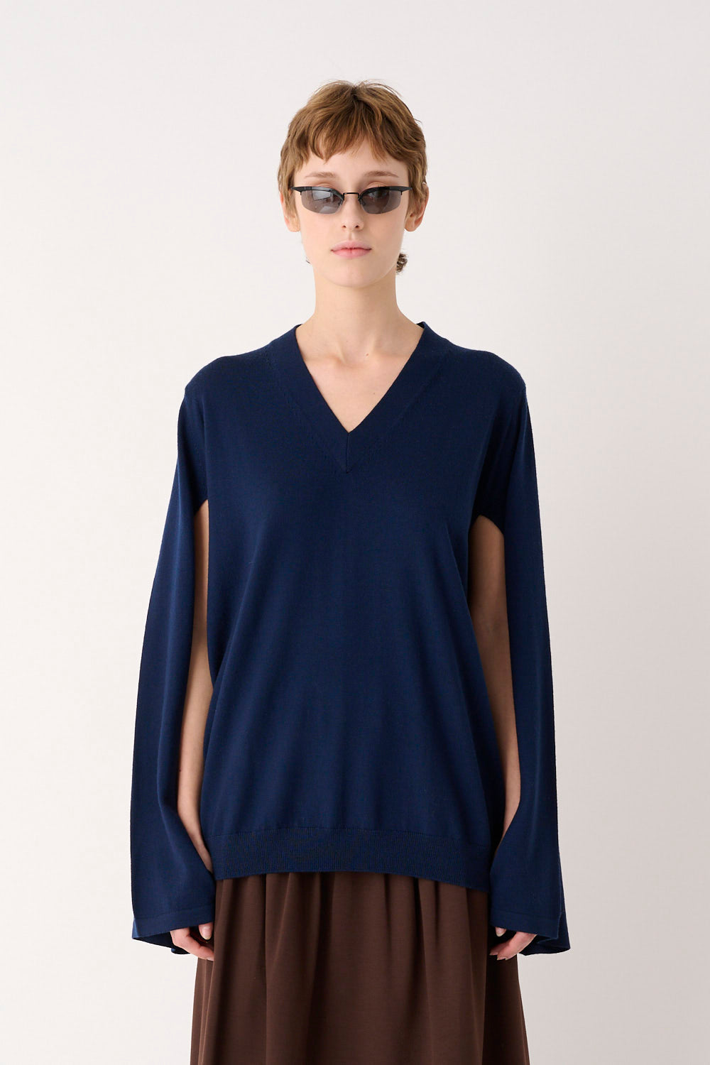 PULLOVER IN PURA LANA CON SCOLLO A V