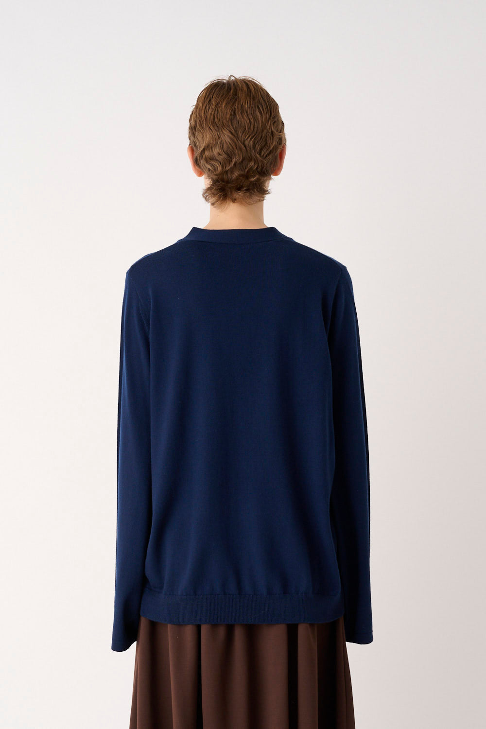 PULLOVER IN PURA LANA CON SCOLLO A V