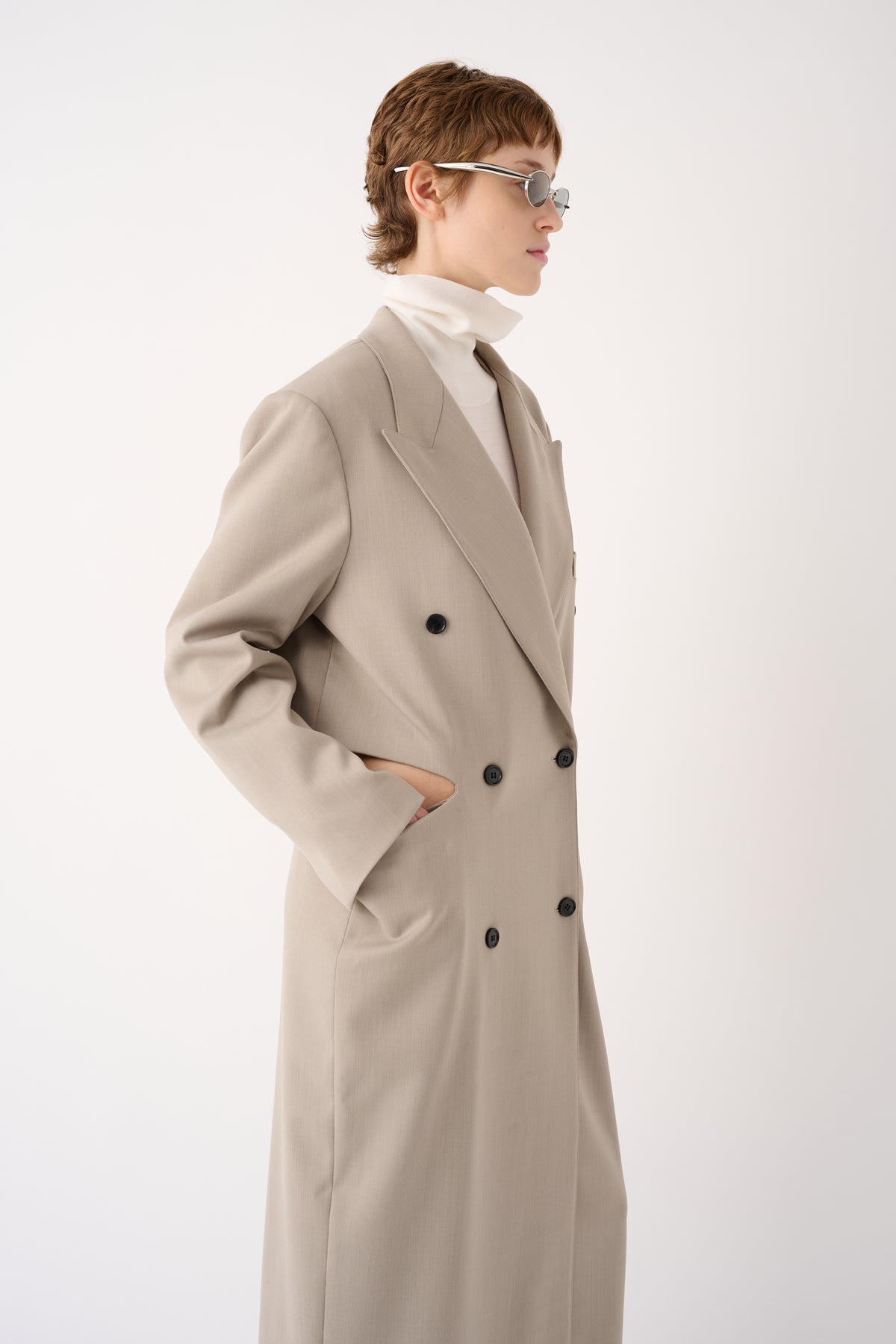 ROBE-MANTEAU CON TAGLI IN VITA