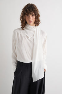BLUSA IN MISTO CREPE DI SETA CON NASTRO DA ANNODARE