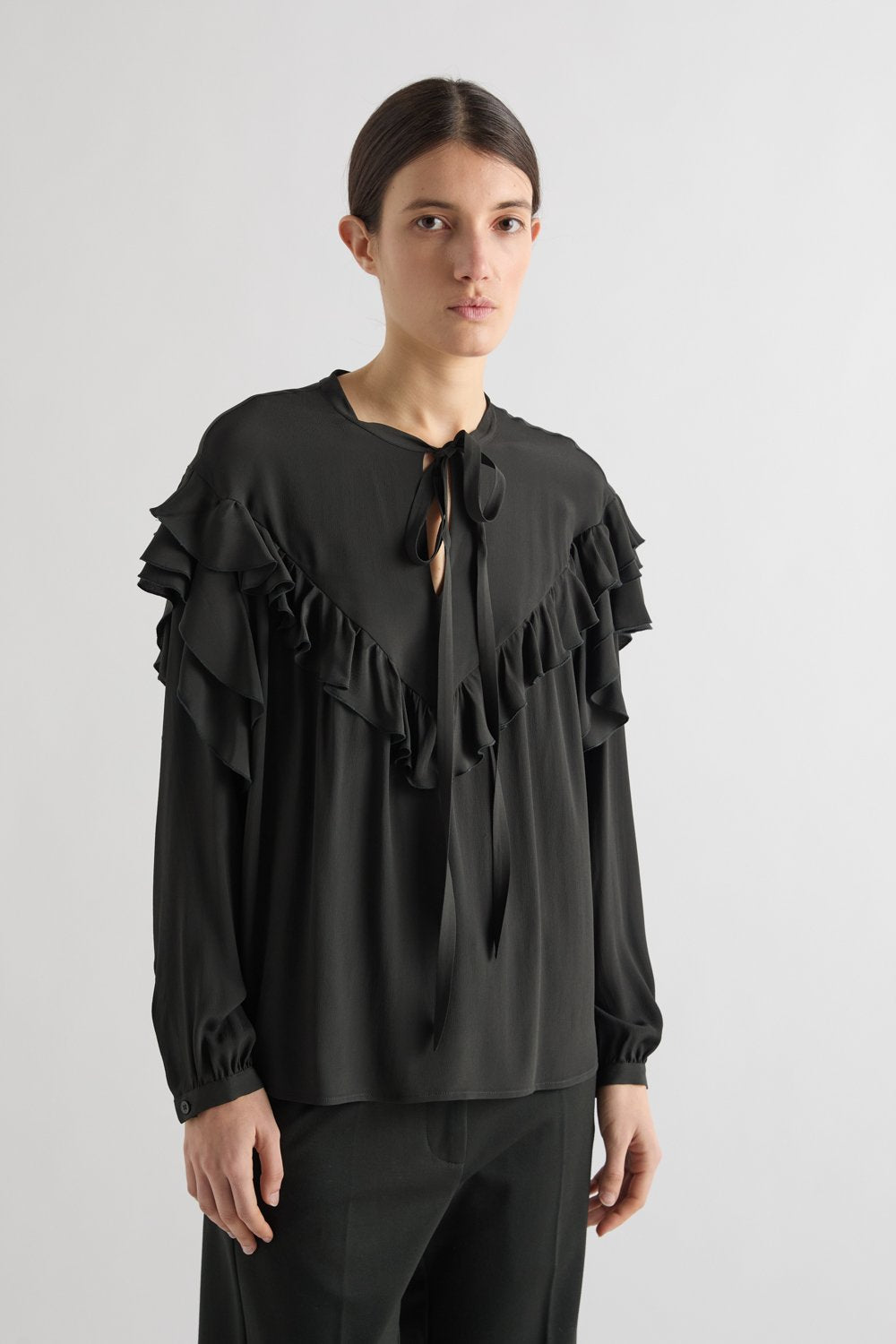 M6IE03_A.jpg