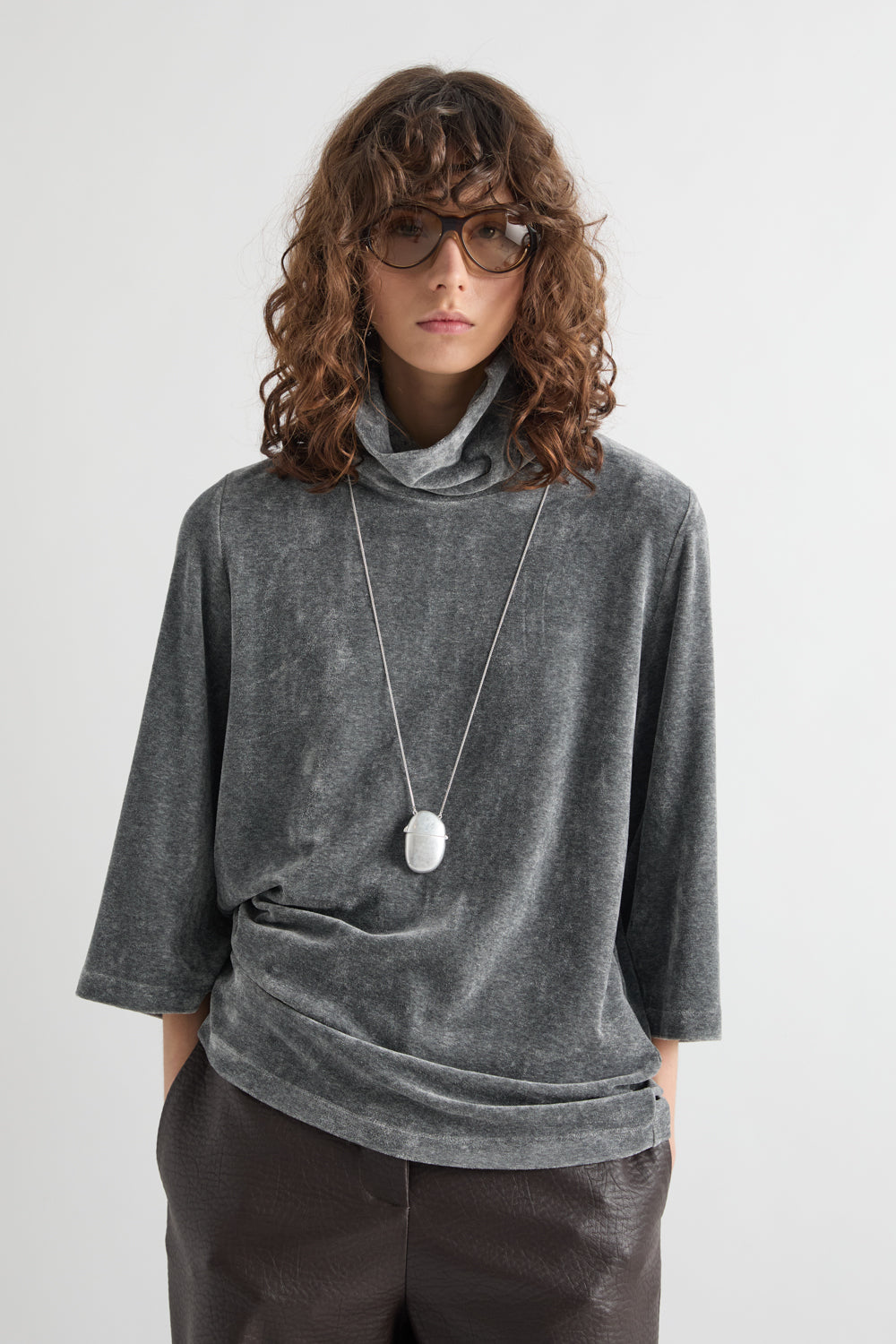 T-SHIRT COLLO ALTO IN MORBIDA CINIGLIA