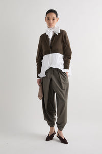 CARDIGAN CON BALZA AL FONDO